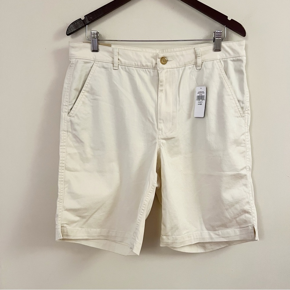L.L. Bean Women's Comfort Stretch Shorts Chino Bermudas 9" Size 14 NEW Mid Rise